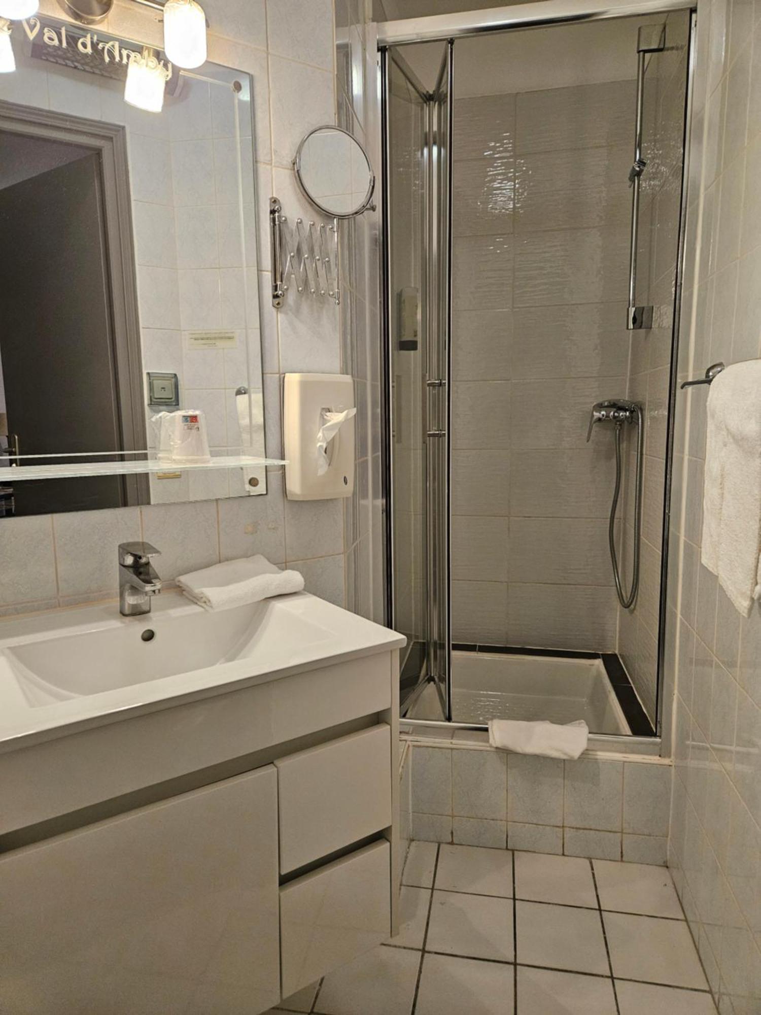 Le Val D'Amby Hotell Hieres-Sur-Amby Eksteriør bilde