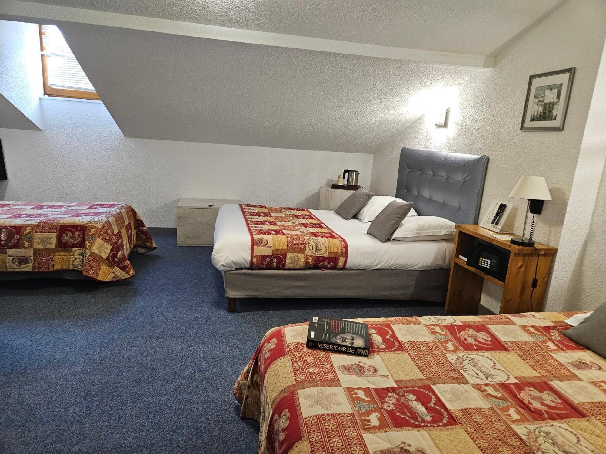 Le Val D'Amby Hotell Hieres-Sur-Amby Eksteriør bilde