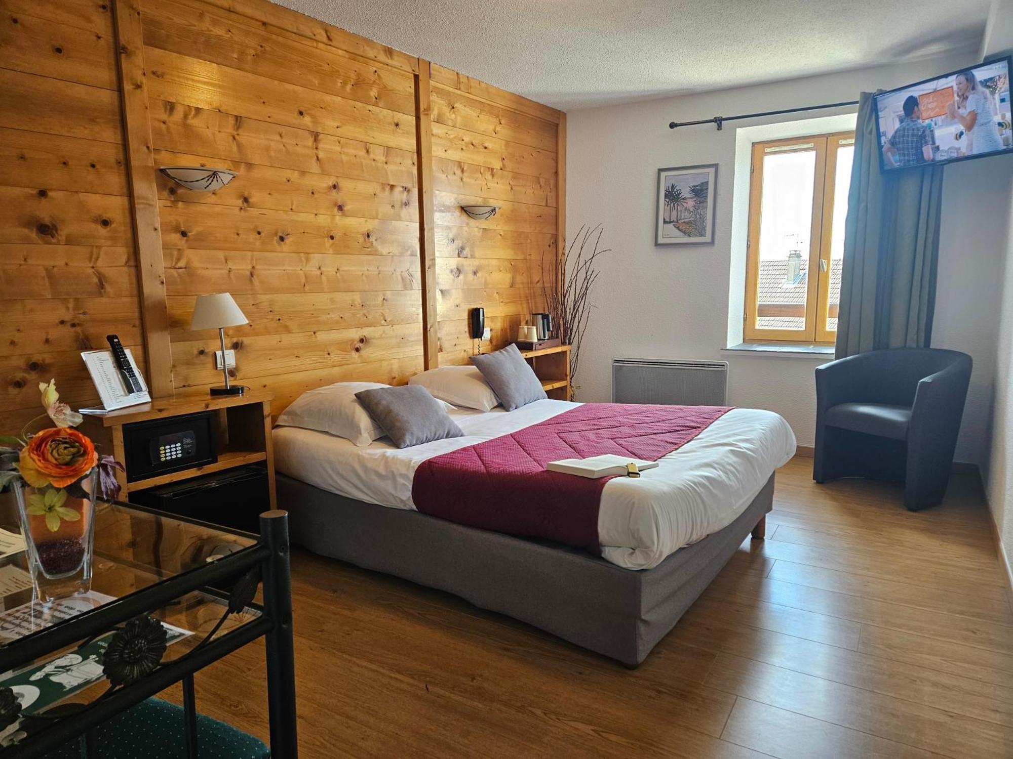 Le Val D'Amby Hotell Hieres-Sur-Amby Eksteriør bilde