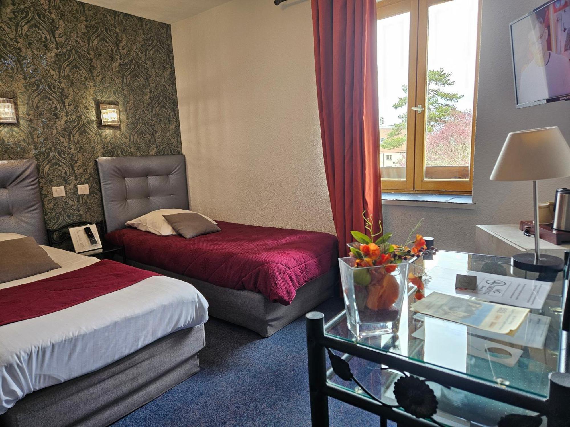 Le Val D'Amby Hotell Hieres-Sur-Amby Eksteriør bilde