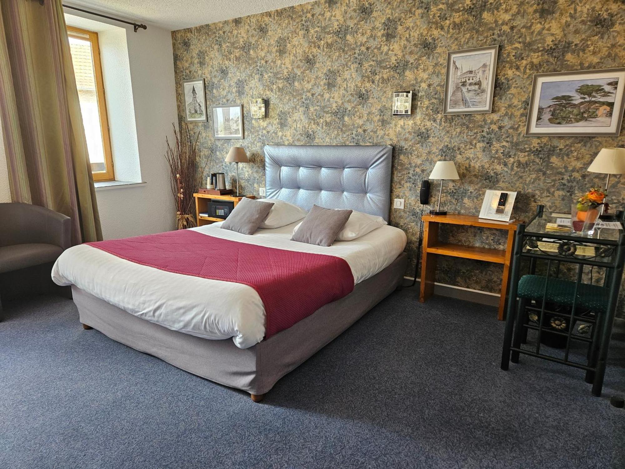 Le Val D'Amby Hotell Hieres-Sur-Amby Eksteriør bilde