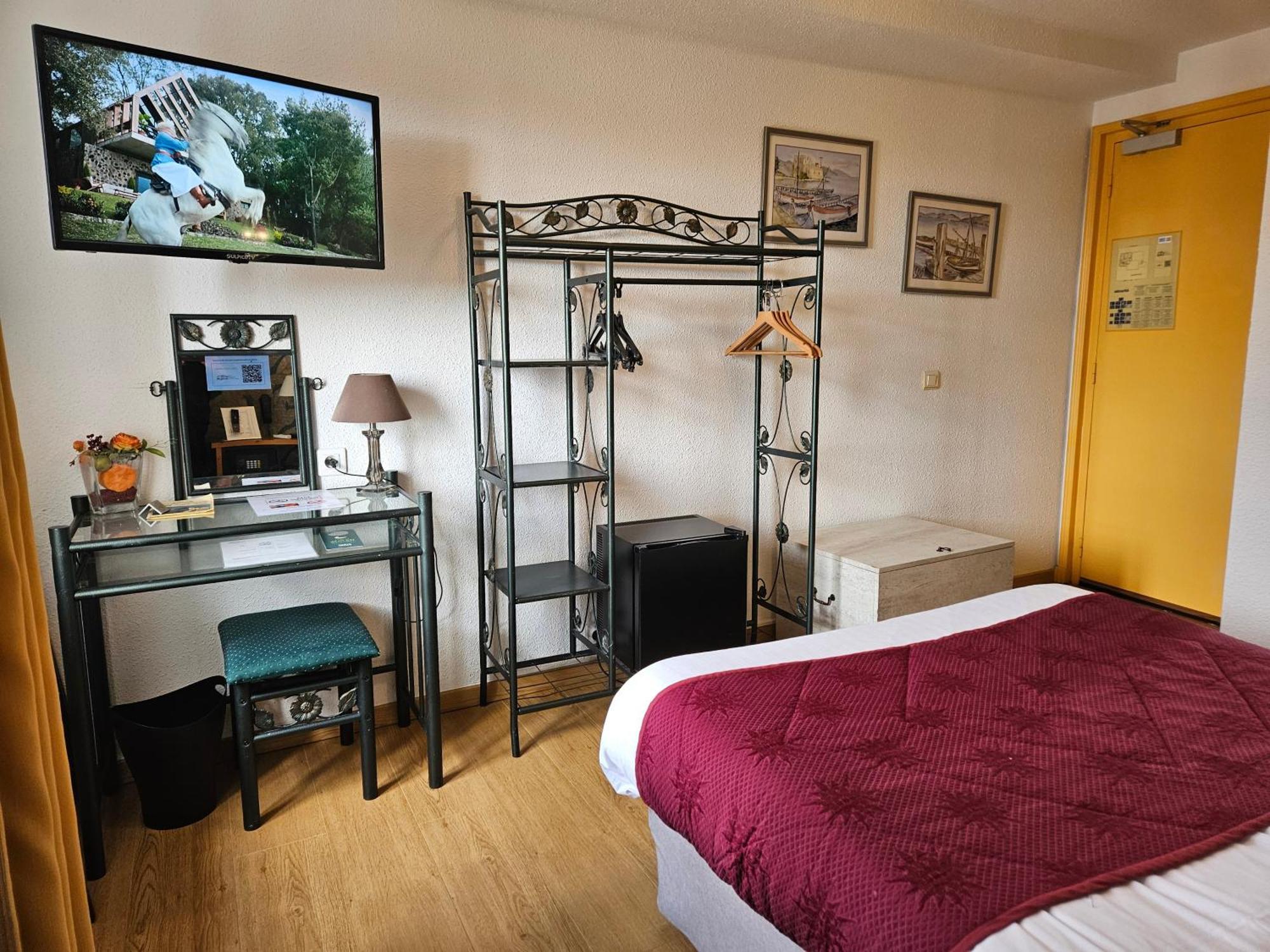 Le Val D'Amby Hotell Hieres-Sur-Amby Eksteriør bilde