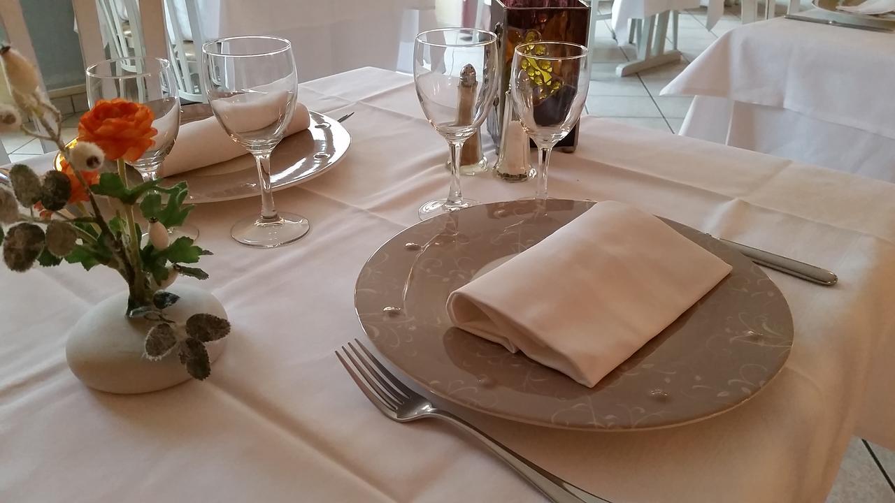 Le Val D'Amby Hotell Hieres-Sur-Amby Eksteriør bilde